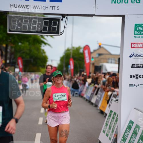 20.09.2026 - PSD Bank Halbmarathon LAZAROV Photography http://msf.ph/oto/10510536 20.09.2026 11:48:54 Ziel 1464, 1559, 3298, 3797, 4627 meine-sportfotos.de