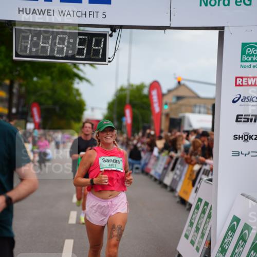20.09.2026 - PSD Bank Halbmarathon LAZAROV Photography http://msf.ph/oto/10510545 20.09.2026 11:48:54 Ziel 1464, 1559, 3298, 3797, 4627 meine-sportfotos.de