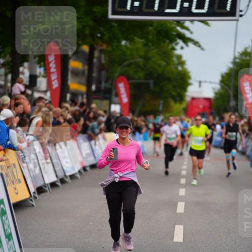 20.09.2026 - PSD Bank Halbmarathon LAZAROV Photography http://msf.ph/oto/10510612 20.09.2026 11:49:01 Ziel 1559, 3797 meine-sportfotos.de