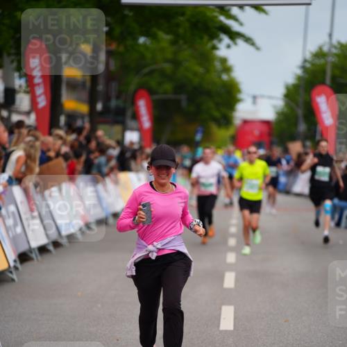 20.09.2026 - PSD Bank Halbmarathon LAZAROV Photography http://msf.ph/oto/10510625 20.09.2026 11:49:01 Ziel 1559, 3797 meine-sportfotos.de