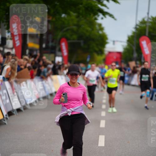 20.09.2026 - PSD Bank Halbmarathon LAZAROV Photography http://msf.ph/oto/10510633 20.09.2026 11:49:02 Ziel 1559, 1845, 2799, 3797 meine-sportfotos.de