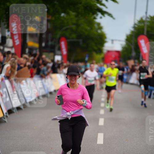 20.09.2026 - PSD Bank Halbmarathon LAZAROV Photography http://msf.ph/oto/10510640 20.09.2026 11:49:02 Ziel 1559, 1845, 2799, 3797 meine-sportfotos.de