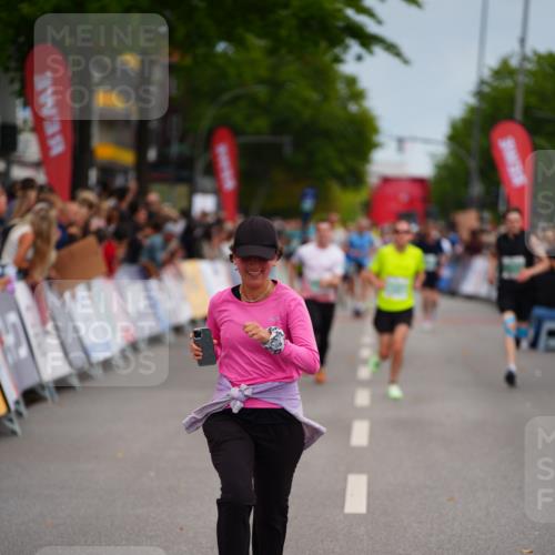 20.09.2026 - PSD Bank Halbmarathon LAZAROV Photography http://msf.ph/oto/10510649 20.09.2026 11:49:02 Ziel 1559, 1845, 2799, 3797 meine-sportfotos.de