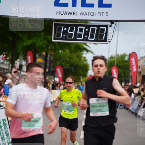 20.09.2026 - PSD Bank Halbmarathon LAZAROV Photography http://msf.ph/oto/10510739 20.09.2026 11:49:07 Ziel 1845, 2799, 4756 meine-sportfotos.de