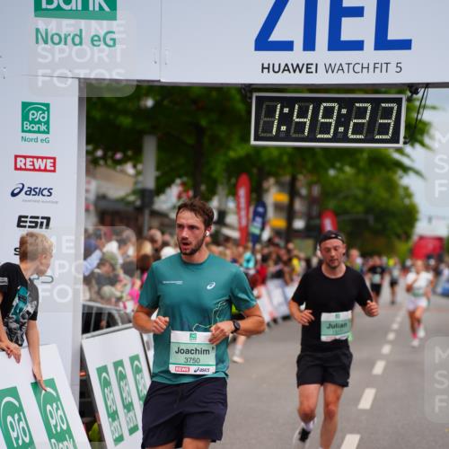 20.09.2026 - PSD Bank Halbmarathon LAZAROV Photography http://msf.ph/oto/10510997 20.09.2026 11:49:22 Ziel 1224, 1577, 2420, 3750, 4150, 4208, 4685, 4686 meine-sportfotos.de