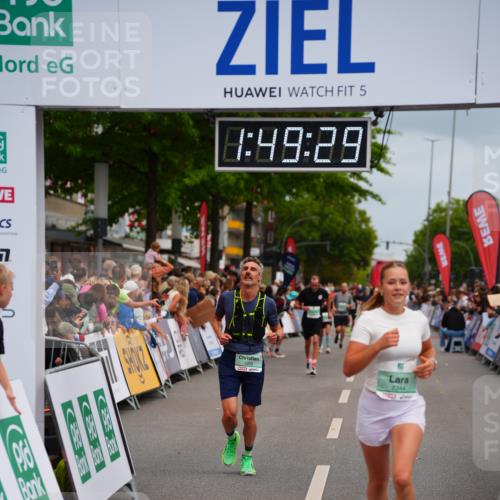 20.09.2026 - PSD Bank Halbmarathon LAZAROV Photography http://msf.ph/oto/10511140 20.09.2026 11:49:28 Ziel 1224, 1233, 1577, 2344, 3750 meine-sportfotos.de