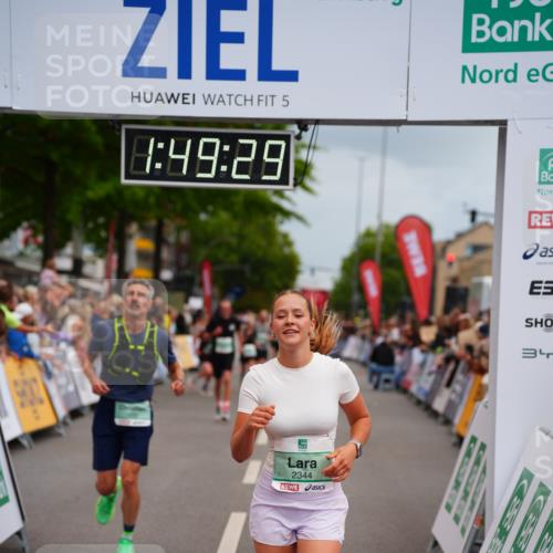 20.09.2026 - PSD Bank Halbmarathon LAZAROV Photography http://msf.ph/oto/10511158 20.09.2026 11:49:29 Ziel 1233, 1577, 2330, 2344, 3750 meine-sportfotos.de