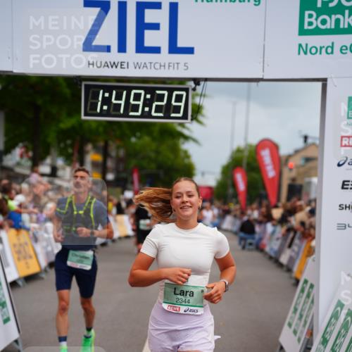 20.09.2026 - PSD Bank Halbmarathon LAZAROV Photography http://msf.ph/oto/10511172 20.09.2026 11:49:29 Ziel 1233, 1577, 2330, 2344, 3750 meine-sportfotos.de