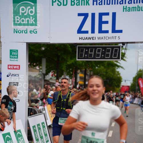 20.09.2026 - PSD Bank Halbmarathon LAZAROV Photography http://msf.ph/oto/10511193 20.09.2026 11:49:30 Ziel 1233, 1577, 2330, 2344, 3750 meine-sportfotos.de