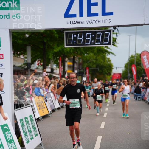 20.09.2026 - PSD Bank Halbmarathon LAZAROV Photography http://msf.ph/oto/10511231 20.09.2026 11:49:33 Ziel 1233, 2255, 2330, 2344, 3214 meine-sportfotos.de