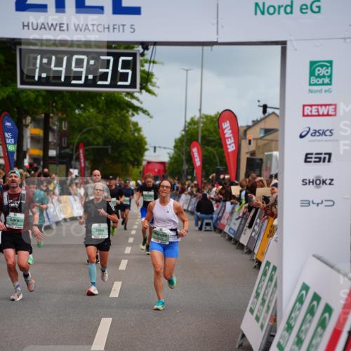 20.09.2026 - PSD Bank Halbmarathon LAZAROV Photography http://msf.ph/oto/10511275 20.09.2026 11:49:34 Ziel 1233, 2255, 2330, 2344, 3214 meine-sportfotos.de