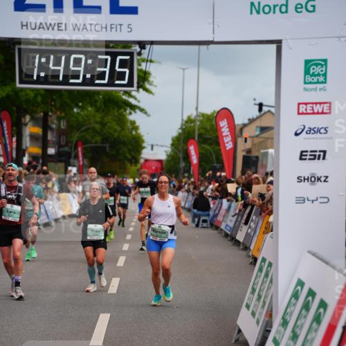 20.09.2026 - PSD Bank Halbmarathon LAZAROV Photography http://msf.ph/oto/10511281 20.09.2026 11:49:34 Ziel 1233, 2255, 2330, 2344, 3214 meine-sportfotos.de