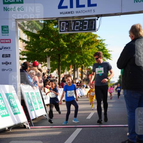 20.09.2026 - PSD Bank Halbmarathon LAZAROV Photography http://msf.ph/oto/10511376 20.09.2026 10:31:55 Laufen 34, 5, 0, 12, 38, 451 meine-sportfotos.de