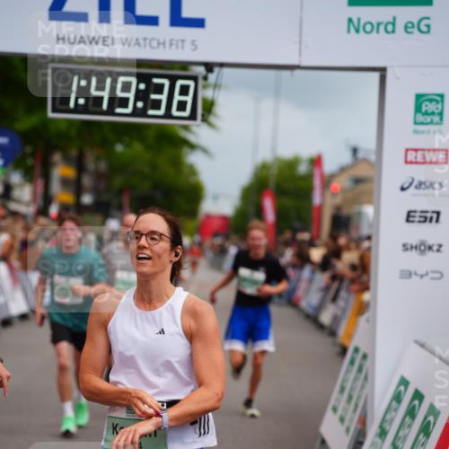 20.09.2026 - PSD Bank Halbmarathon LAZAROV Photography http://msf.ph/oto/10511402 20.09.2026 11:49:38 Ziel 1025, 1233, 1248, 1720, 2255, 2330, 3214, 3355 meine-sportfotos.de