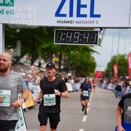20.09.2026 - PSD Bank Halbmarathon LAZAROV Photography http://msf.ph/oto/10511465 20.09.2026 11:49:41 Ziel 1025, 1248, 1720, 2255, 2330, 3214, 3355, 4612 meine-sportfotos.de