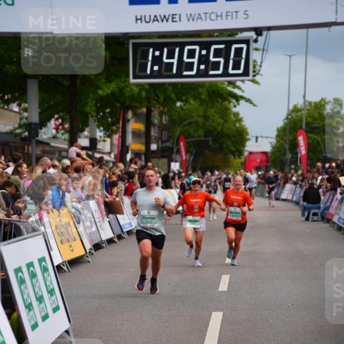 20.09.2026 - PSD Bank Halbmarathon LAZAROV Photography http://msf.ph/oto/10511556 20.09.2026 11:49:49 Ziel 1416, 3614, 4278, 4279, 4612 meine-sportfotos.de