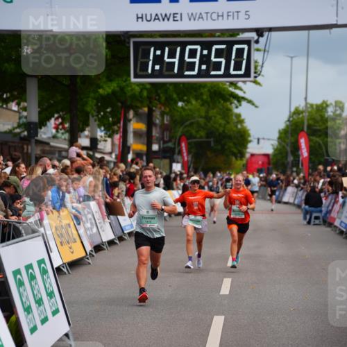 20.09.2026 - PSD Bank Halbmarathon LAZAROV Photography http://msf.ph/oto/10511564 20.09.2026 11:49:49 Ziel 1416, 3614, 4278, 4279, 4612 meine-sportfotos.de