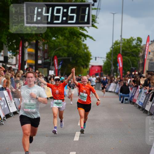 20.09.2026 - PSD Bank Halbmarathon LAZAROV Photography http://msf.ph/oto/10511571 20.09.2026 11:49:50 Ziel 1416, 3614, 4278, 4279, 4612 meine-sportfotos.de