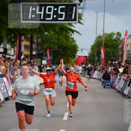 20.09.2026 - PSD Bank Halbmarathon LAZAROV Photography http://msf.ph/oto/10511578 20.09.2026 11:49:50 Ziel 1416, 3614, 4278, 4279, 4612 meine-sportfotos.de