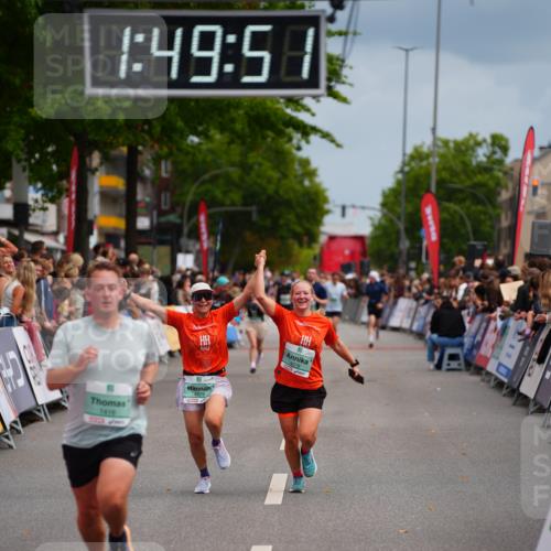20.09.2026 - PSD Bank Halbmarathon LAZAROV Photography http://msf.ph/oto/10511584 20.09.2026 11:49:50 Ziel 1416, 3614, 4278, 4279, 4612 meine-sportfotos.de