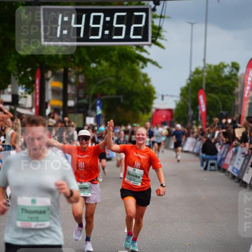 20.09.2026 - PSD Bank Halbmarathon LAZAROV Photography http://msf.ph/oto/10511625 20.09.2026 11:49:51 Ziel 1416, 3614, 4278, 4279, 4612 meine-sportfotos.de