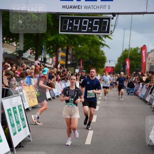 20.09.2026 - PSD Bank Halbmarathon LAZAROV Photography http://msf.ph/oto/10511711 20.09.2026 11:49:57 Ziel 1416, 2765, 2962, 4278, 4279 meine-sportfotos.de