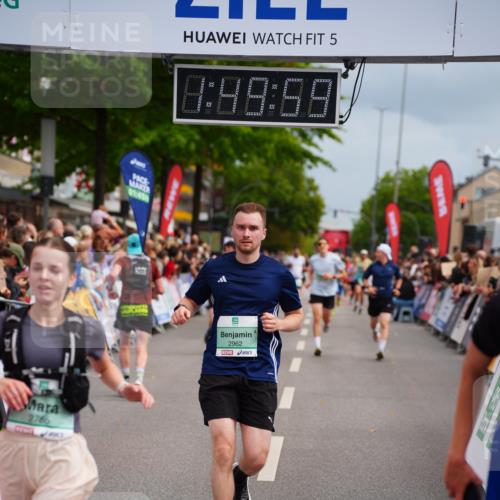 20.09.2026 - PSD Bank Halbmarathon LAZAROV Photography http://msf.ph/oto/10511772 20.09.2026 11:49:58 Ziel 1416, 2765, 2962, 4278, 4279 meine-sportfotos.de
