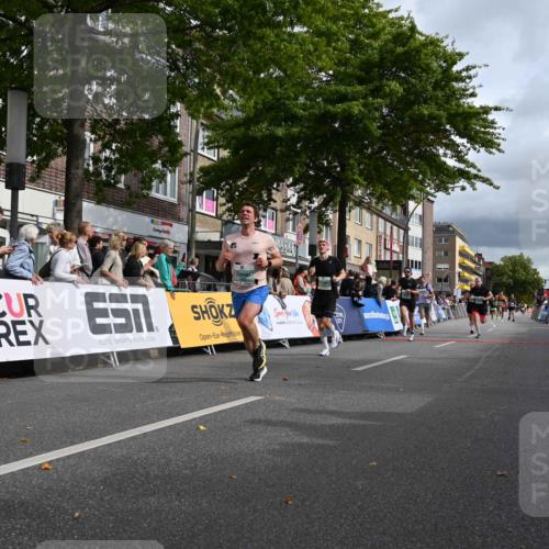 20.09.2026 - PSD Bank Halbmarathon J. Mangold http://msf.ph/oto/10511867 20.09.2026 11:38:42 Ziel 1298, 1483, 1954, 2403, 2550, 3188, 3885 meine-sportfotos.de