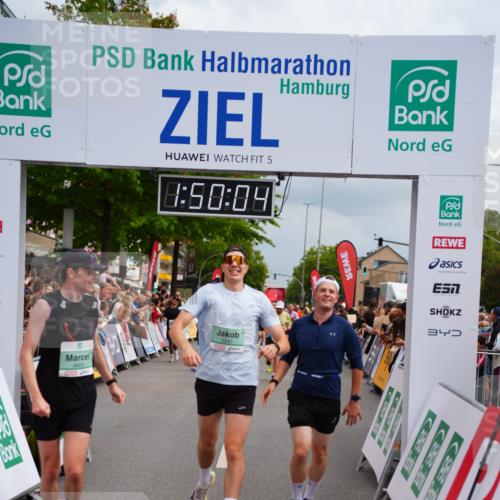 20.09.2026 - PSD Bank Halbmarathon LAZAROV Photography http://msf.ph/oto/10511895 20.09.2026 11:50:04 Ziel 1048, 1241, 1774, 2765, 2962, 4605 meine-sportfotos.de