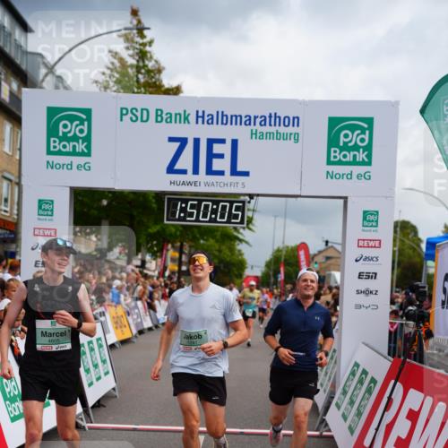 20.09.2026 - PSD Bank Halbmarathon LAZAROV Photography http://msf.ph/oto/10511912 20.09.2026 11:50:04 Ziel 1048, 1241, 1774, 2765, 2962, 4605 meine-sportfotos.de