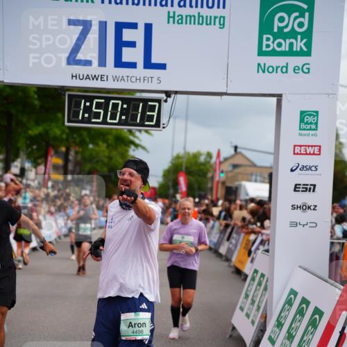 20.09.2026 - PSD Bank Halbmarathon LAZAROV Photography http://msf.ph/oto/10512014 20.09.2026 11:50:12 Ziel 1048, 1236, 1602, 1604, 1774, 1814, 2890, 3382, 4104, 4498 meine-sportfotos.de