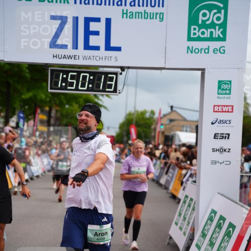 20.09.2026 - PSD Bank Halbmarathon LAZAROV Photography http://msf.ph/oto/10512020 20.09.2026 11:50:12 Ziel 1048, 1236, 1602, 1604, 1774, 1814, 2890, 3382, 4104, 4498 meine-sportfotos.de