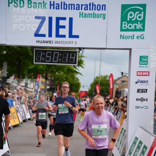 20.09.2026 - PSD Bank Halbmarathon LAZAROV Photography http://msf.ph/oto/10512051 20.09.2026 11:50:14 Ziel 1236, 1537, 1602, 1604, 1774, 1814, 1983, 2890, 3382, 4104, 4498 meine-sportfotos.de