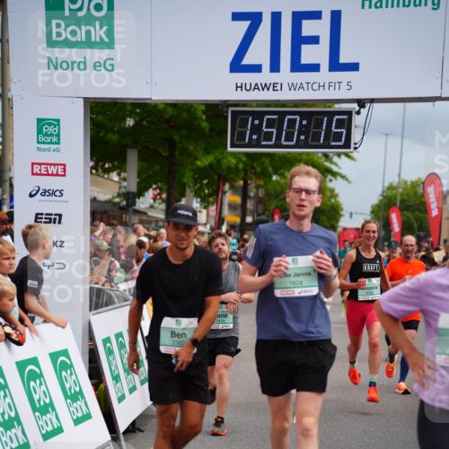 20.09.2026 - PSD Bank Halbmarathon LAZAROV Photography http://msf.ph/oto/10512080 20.09.2026 11:50:15 Ziel 1236, 1537, 1602, 1604, 1774, 1814, 1983, 2890, 3083, 3382, 4104, 4498 meine-sportfotos.de