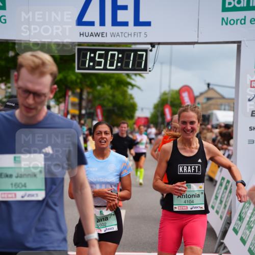 20.09.2026 - PSD Bank Halbmarathon LAZAROV Photography http://msf.ph/oto/10512119 20.09.2026 11:50:17 Ziel 1236, 1309, 1537, 1602, 1604, 1814, 1983, 2371, 2890, 3083, 3382, 4104, 4498 meine-sportfotos.de