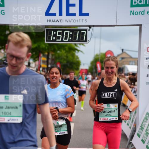 20.09.2026 - PSD Bank Halbmarathon LAZAROV Photography http://msf.ph/oto/10512128 20.09.2026 11:50:17 Ziel 1236, 1309, 1537, 1602, 1604, 1814, 1983, 2371, 2890, 3083, 3382, 4104, 4498 meine-sportfotos.de