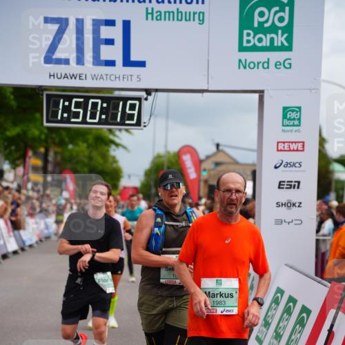 20.09.2026 - PSD Bank Halbmarathon LAZAROV Photography http://msf.ph/oto/10512161 20.09.2026 11:50:19 Ziel 1236, 1309, 1537, 1602, 1604, 1814, 1983, 2371, 3083, 3382, 3513, 3576, 4104, 4498 meine-sportfotos.de