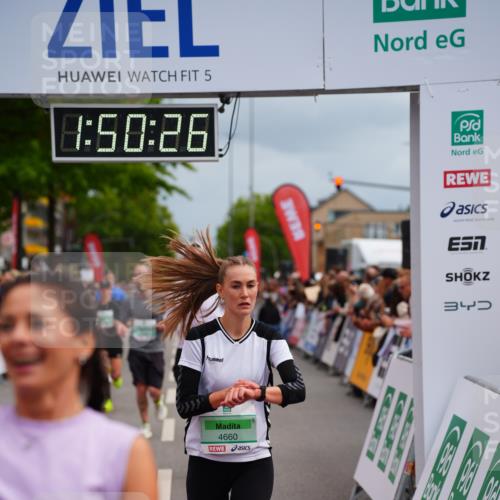 20.09.2026 - PSD Bank Halbmarathon LAZAROV Photography http://msf.ph/oto/10512256 20.09.2026 11:50:25 Ziel 1309, 1537, 1902, 1983, 2371, 2627, 3083, 3513, 3576, 3961, 4660 meine-sportfotos.de