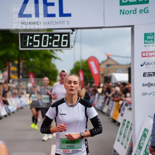 20.09.2026 - PSD Bank Halbmarathon LAZAROV Photography http://msf.ph/oto/10512284 20.09.2026 11:50:26 Ziel 1309, 1537, 1902, 2371, 2627, 3083, 3513, 3576, 3961, 4660 meine-sportfotos.de