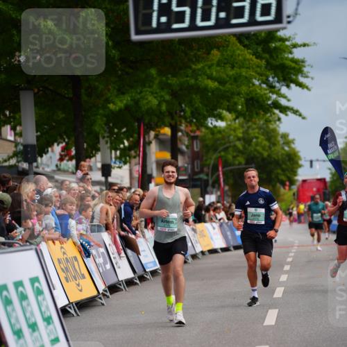 20.09.2026 - PSD Bank Halbmarathon LAZAROV Photography http://msf.ph/oto/10512410 20.09.2026 11:50:37 Ziel 2258, 2273, 2745, 3961 meine-sportfotos.de