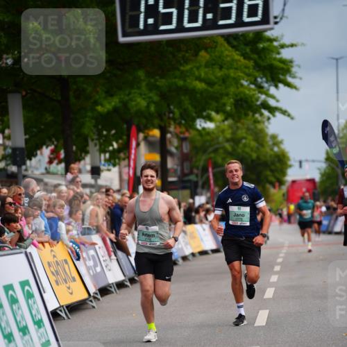 20.09.2026 - PSD Bank Halbmarathon LAZAROV Photography http://msf.ph/oto/10512432 20.09.2026 11:50:38 Ziel 2258, 2273, 2745 meine-sportfotos.de