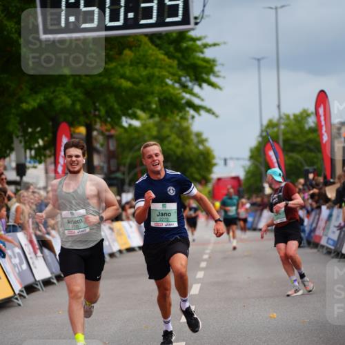 20.09.2026 - PSD Bank Halbmarathon LAZAROV Photography http://msf.ph/oto/10512452 20.09.2026 11:50:39 Ziel 2258, 2273, 2745 meine-sportfotos.de