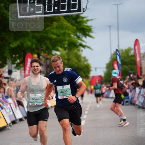 20.09.2026 - PSD Bank Halbmarathon LAZAROV Photography http://msf.ph/oto/10512491 20.09.2026 11:50:39 Ziel 2258, 2273, 2745 meine-sportfotos.de