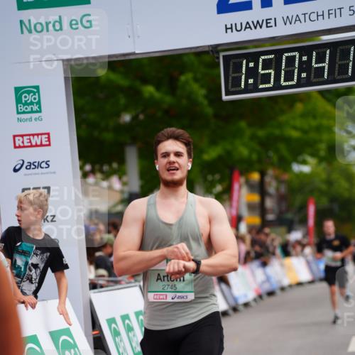 20.09.2026 - PSD Bank Halbmarathon LAZAROV Photography http://msf.ph/oto/10512517 20.09.2026 11:50:40 Ziel 2273, 2304, 2745 meine-sportfotos.de