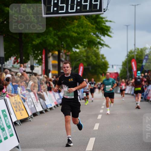 20.09.2026 - PSD Bank Halbmarathon LAZAROV Photography http://msf.ph/oto/10512570 20.09.2026 11:50:43 Ziel 2273, 2304, 2745 meine-sportfotos.de