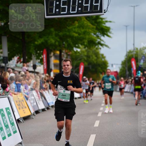 20.09.2026 - PSD Bank Halbmarathon LAZAROV Photography http://msf.ph/oto/10512590 20.09.2026 11:50:44 Ziel 1763, 2273, 2304, 2745 meine-sportfotos.de