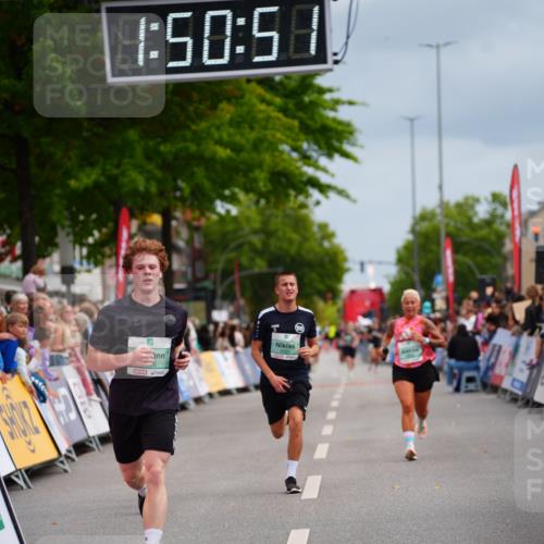 20.09.2026 - PSD Bank Halbmarathon LAZAROV Photography http://msf.ph/oto/10512676 20.09.2026 11:50:50 Ziel 1763, 2304, 3323, 3356, 3858, 4535 meine-sportfotos.de
