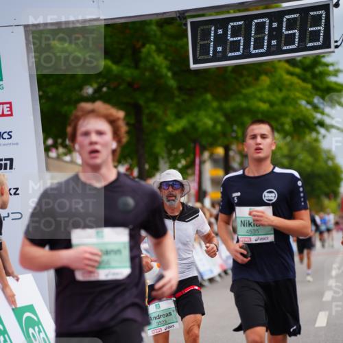 20.09.2026 - PSD Bank Halbmarathon LAZAROV Photography http://msf.ph/oto/10512717 20.09.2026 11:50:52 Ziel 1763, 2304, 3323, 3356, 3858, 4535 meine-sportfotos.de