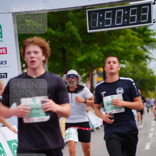 20.09.2026 - PSD Bank Halbmarathon LAZAROV Photography http://msf.ph/oto/10512733 20.09.2026 11:50:53 Ziel 1763, 3323, 3356, 3858, 4535 meine-sportfotos.de