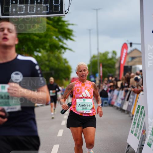 20.09.2026 - PSD Bank Halbmarathon LAZAROV Photography http://msf.ph/oto/10512755 20.09.2026 11:50:53 Ziel 1763, 3323, 3356, 3858, 4535 meine-sportfotos.de
